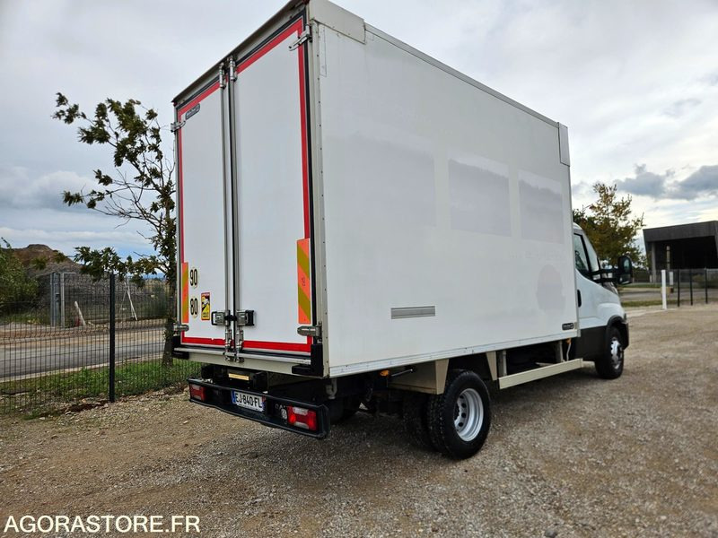 IVECO DAILY 72C21 PORTE VIANDE FRIGORIFIQUE - 2017 - 360 000KM - Камион: снимка 2 IVECO DAILY 72C21 PORTE VIANDE FRIGORIFIQUE - 2017 - 360 000KM - Камион: снимка 2