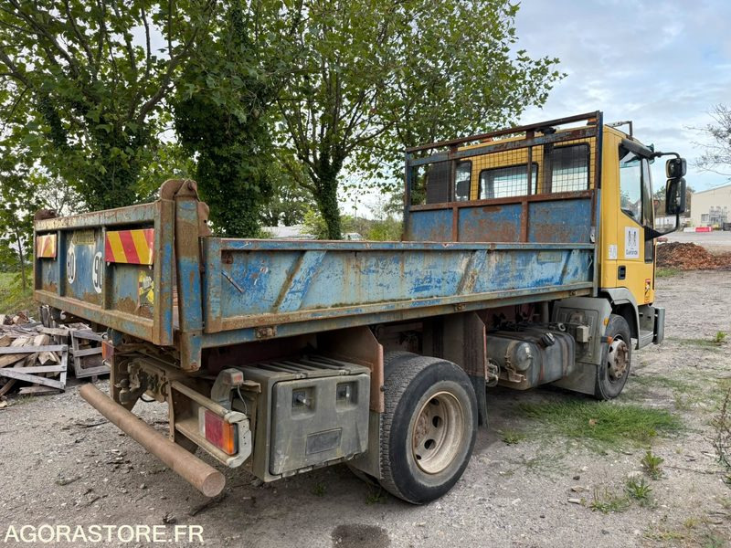 IVECO EuroCargo Tector 90e18 de 2002 roulant CT expiré - Камион: снимка 4 IVECO EuroCargo Tector 90e18 de 2002 roulant CT expiré - Камион: снимка 4
