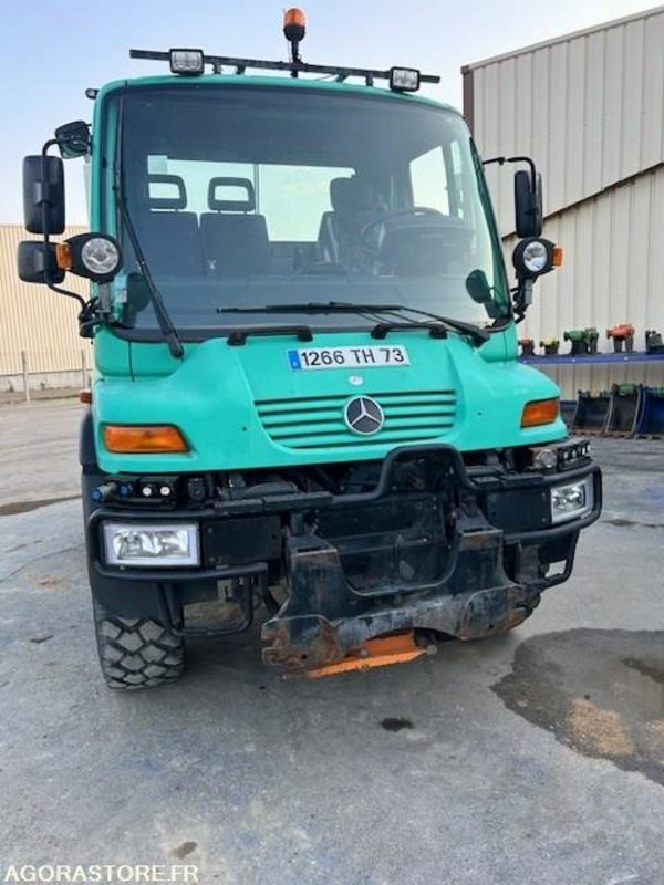 MERCEDES UNIMOG U300C VERSION COMMUNALE 2000 97652 KM - Камион: снимка 1 MERCEDES UNIMOG U300C VERSION COMMUNALE 2000 97652 KM - Камион: снимка 1