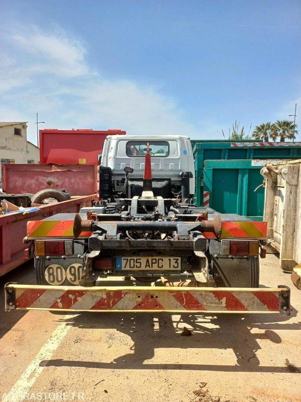 PORTEUR ISUZU 7T5 MOVI GUIMA DE 2005 - 130500 KM (R30427) - Камион: снимка 2 PORTEUR ISUZU 7T5 MOVI GUIMA DE 2005 - 130500 KM (R30427) - Камион: снимка 2