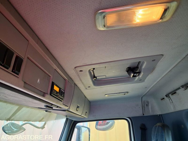 Камион R51857-PORTEUR POLYBENNE VOLVO FM 370-ANNÉE 2010-BRAS GUIMA PALFINGER-502085 KM: снимка 11 Камион R51857-PORTEUR POLYBENNE VOLVO FM 370-ANNÉE 2010-BRAS GUIMA PALFINGER-502085 KM: снимка 11