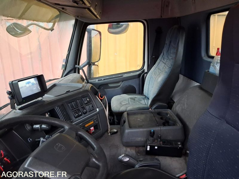 Камион R51857-PORTEUR POLYBENNE VOLVO FM 370-ANNÉE 2010-BRAS GUIMA PALFINGER-502085 KM: снимка 7 Камион R51857-PORTEUR POLYBENNE VOLVO FM 370-ANNÉE 2010-BRAS GUIMA PALFINGER-502085 KM: снимка 7