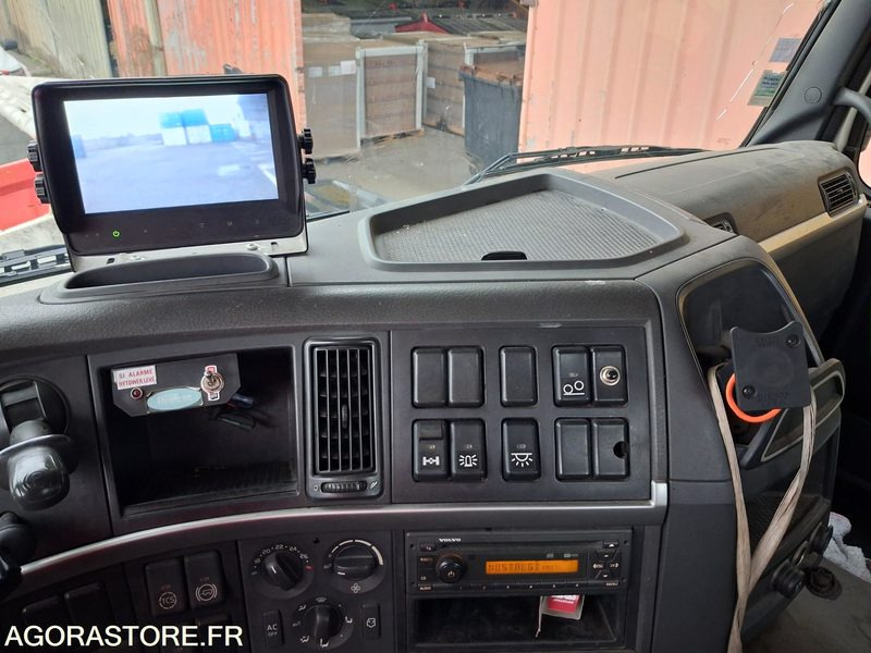 Камион R51857-PORTEUR POLYBENNE VOLVO FM 370-ANNÉE 2010-BRAS GUIMA PALFINGER-502085 KM: снимка 8 Камион R51857-PORTEUR POLYBENNE VOLVO FM 370-ANNÉE 2010-BRAS GUIMA PALFINGER-502085 KM: снимка 8