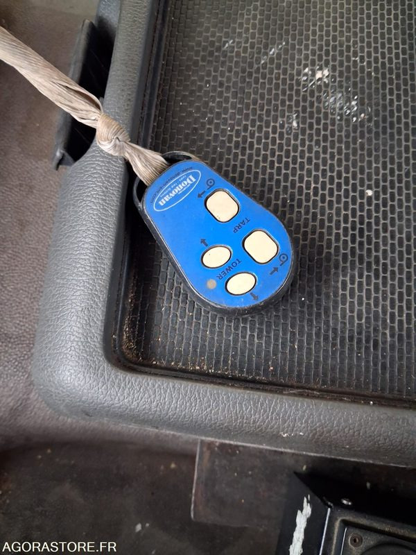 Камион R51857-PORTEUR POLYBENNE VOLVO FM 370-ANNÉE 2010-BRAS GUIMA PALFINGER-502085 KM: снимка 15 Камион R51857-PORTEUR POLYBENNE VOLVO FM 370-ANNÉE 2010-BRAS GUIMA PALFINGER-502085 KM: снимка 15