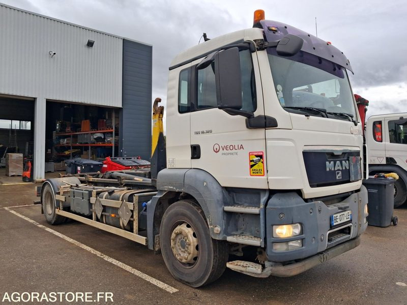 R51894 - PORTEUR MAN 19t  4x2- POLYBENNE BRAS GUIMA PALFINGER - 2010 - 519855 KM - Камион: снимка 1 R51894 - PORTEUR MAN 19t  4x2- POLYBENNE BRAS GUIMA PALFINGER - 2010 - 519855 KM - Камион: снимка 1