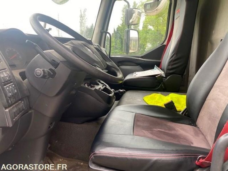 RENAULT FOURGON HAYON D12 - 2017 - 300 000km - Камион: снимка 2 RENAULT FOURGON HAYON D12 - 2017 - 300 000km - Камион: снимка 2