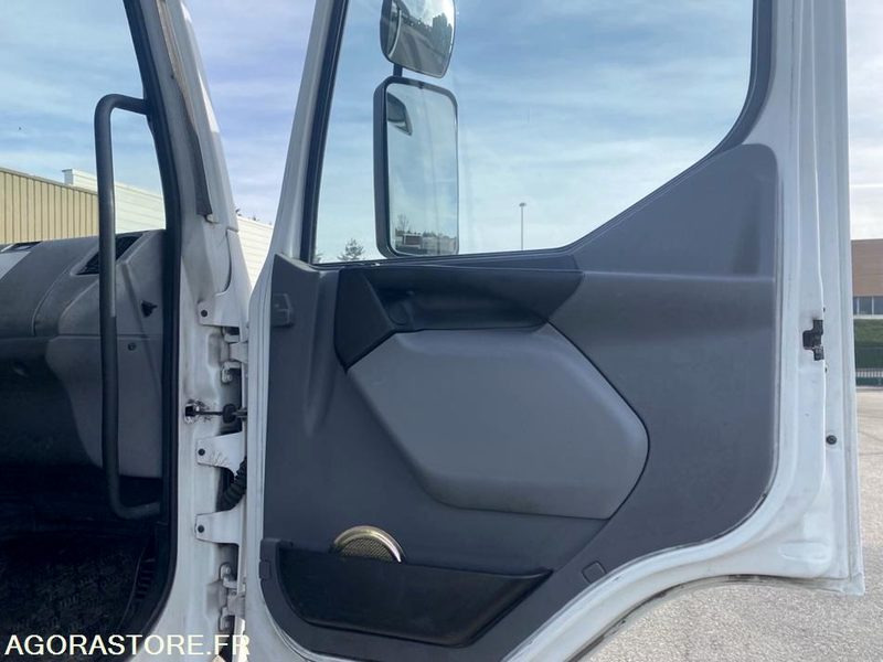 Камион RENAULT PREMIUM 210.19 19 t citerne ADR-  -2006-517007-BJ288SY - export only: снимка 16