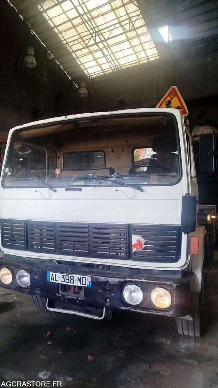Renault Poids lourd G230 - 1985 - 564616KM - Камион: снимка 2 Renault Poids lourd G230 - 1985 - 564616KM - Камион: снимка 2