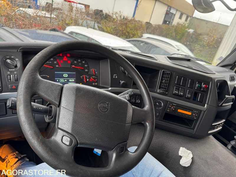 VOLVO FM 330 plateau grue -2010 -137000 km - Камион: снимка 5 VOLVO FM 330 plateau grue -2010 -137000 km - Камион: снимка 5