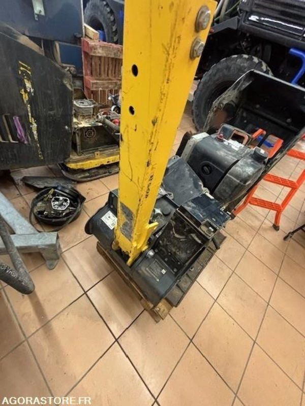 LOT DE 2 PLAQUES BOMAG BPR 60/65D/E ET BPR45/55D 2019 ET 2022 - Виброплоча: снимка 2 LOT DE 2 PLAQUES BOMAG BPR 60/65D/E ET BPR45/55D 2019 ET 2022 - Виброплоча: снимка 2