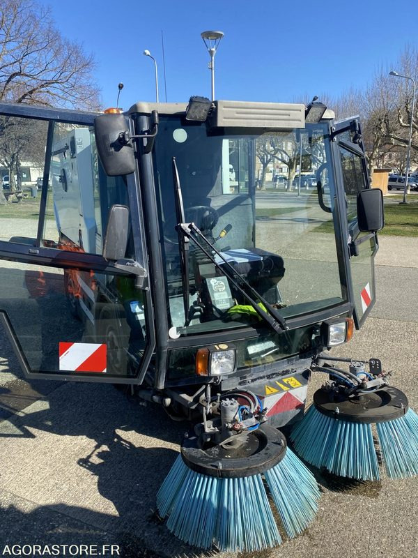 LOT DE DEUX BALAYEUSE SCHMIDT SWINGO 2001 ET 2003 + UNE BALAYEUSE BOSCHUNG 2001 - Мотометачна машина: снимка 2 LOT DE DEUX BALAYEUSE SCHMIDT SWINGO 2001 ET 2003 + UNE BALAYEUSE BOSCHUNG 2001 - Мотометачна машина: снимка 2
