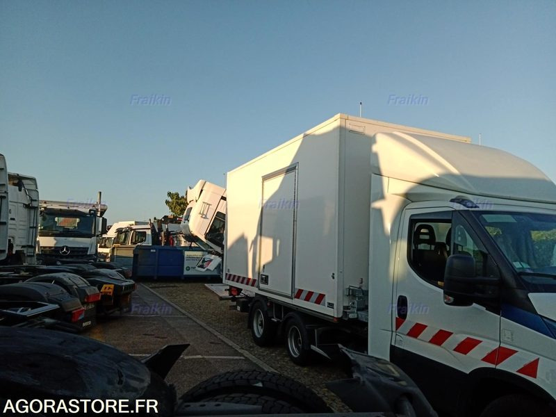 MAXICARGO - REMORQUE FOURGON 3T50 - 2019 / 13561 KM (FN429AK) - Лекотоварен автомобил: снимка 5 MAXICARGO - REMORQUE FOURGON 3T50 - 2019 / 13561 KM (FN429AK) - Лекотоварен автомобил: снимка 5
