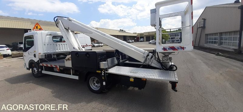 Nacelle Plateau RENAULT Maxity - 44000 km - 2008 - Лекотоварен автомобил: снимка 2 Nacelle Plateau RENAULT Maxity - 44000 km - 2008 - Лекотоварен автомобил: снимка 2