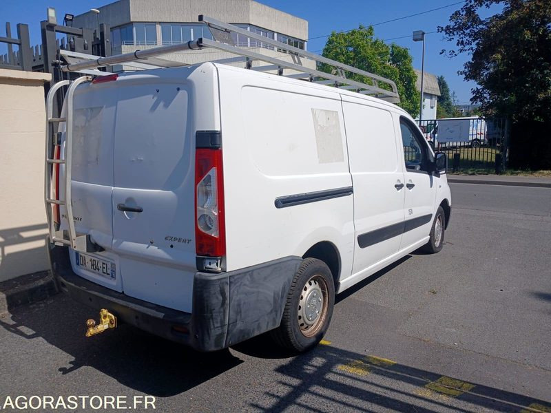 Peugeot expert 2.0 hdi L1H2 125cv 2013 154891 KM - Лекотоварен автомобил: снимка 2 Peugeot expert 2.0 hdi L1H2 125cv 2013 154891 KM - Лекотоварен автомобил: снимка 2