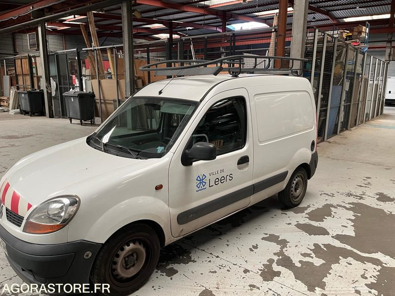 Renault Kangoo 1.2 essence année 2004 162825 kms - Лекотоварен автомобил: снимка 2 Renault Kangoo 1.2 essence année 2004 162825 kms - Лекотоварен автомобил: снимка 2