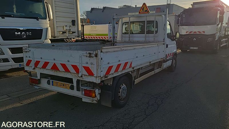 Renault Master - 2006 - 43287kms - 196ARM67 - Лекотоварен автомобил: снимка 2 Renault Master - 2006 - 43287kms - 196ARM67 - Лекотоварен автомобил: снимка 2