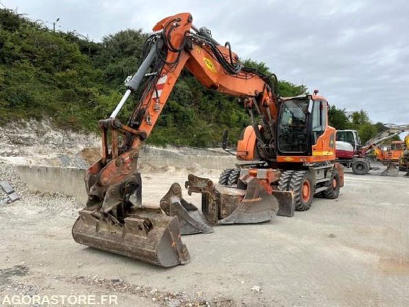 Liebherr A918 COMPACT - 2014 / 15000 HEURES - Багер: снимка 1 Liebherr A918 COMPACT - 2014 / 15000 HEURES - Багер: снимка 1