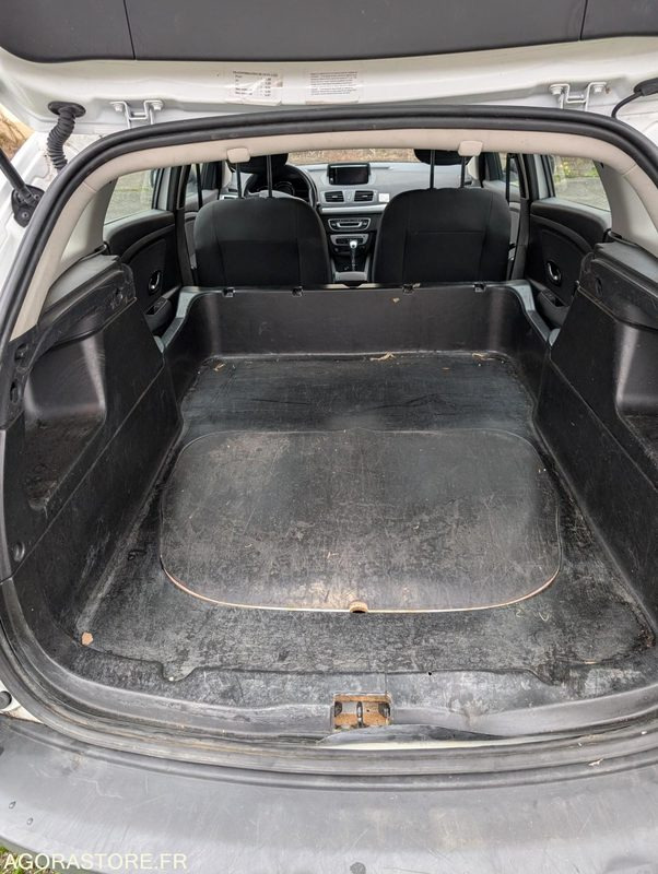 MEGANE BREAK 110 CV BOITE AUTO 1.5 DCI - 180 540 KM - Комби: снимка 5 MEGANE BREAK 110 CV BOITE AUTO 1.5 DCI - 180 540 KM - Комби: снимка 5