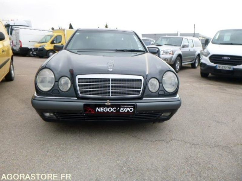MERCEDES classe E 420 v8 W210 - 1996 - immatriculation espagnole - Лек автомобил: снимка 3 MERCEDES classe E 420 v8 W210 - 1996 - immatriculation espagnole - Лек автомобил: снимка 3