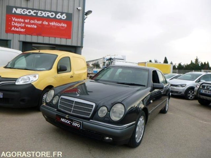 MERCEDES classe E 420 v8 W210 - 1996 - immatriculation espagnole vente pour pro - Лек автомобил: снимка 4 MERCEDES classe E 420 v8 W210 - 1996 - immatriculation espagnole vente pour pro - Лек автомобил: снимка 4