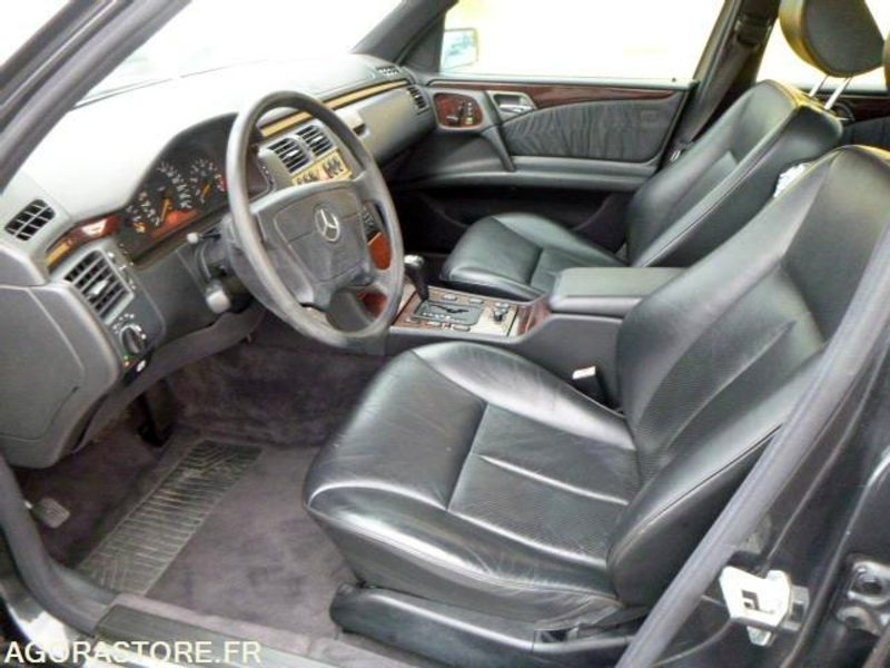 MERCEDES classe E 420 v8 W210 - 1996 - immatriculation espagnole vente pour pro - Лек автомобил: снимка 5 MERCEDES classe E 420 v8 W210 - 1996 - immatriculation espagnole vente pour pro - Лек автомобил: снимка 5
