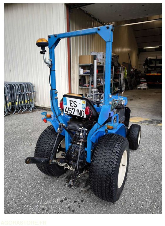 MICRO TRACTEUR ISEKI TX2160 7608 kms 2008 - Трактор: снимка 5 MICRO TRACTEUR ISEKI TX2160 7608 kms 2008 - Трактор: снимка 5