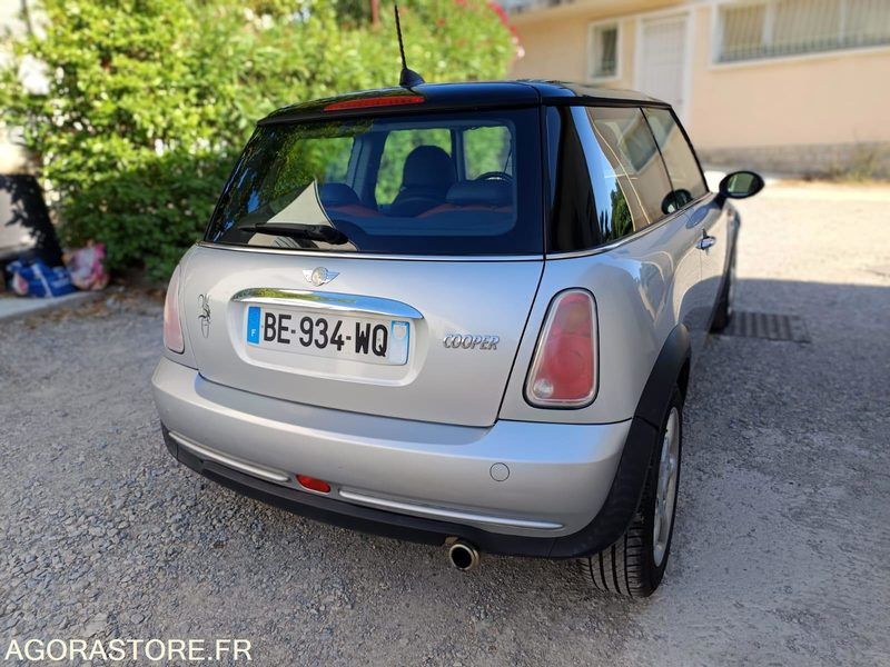 MINI COOPER 1.6 115CV- 2005 - 172400KMS - Лек автомобил: снимка 4 MINI COOPER 1.6 115CV- 2005 - 172400KMS - Лек автомобил: снимка 4