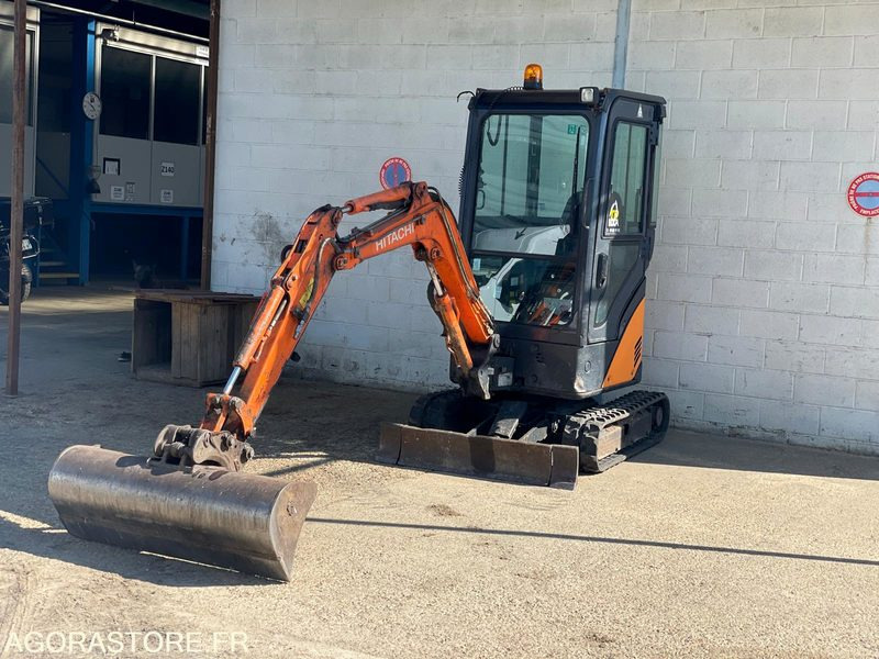 MINI-PELLE SUR CHENILLE CAOUTCHOUC HITACHI ZX17U-2 15CV 1.9T AVEC 3 GODETS - Багер: снимка 1 MINI-PELLE SUR CHENILLE CAOUTCHOUC HITACHI ZX17U-2 15CV 1.9T AVEC 3 GODETS - Багер: снимка 1