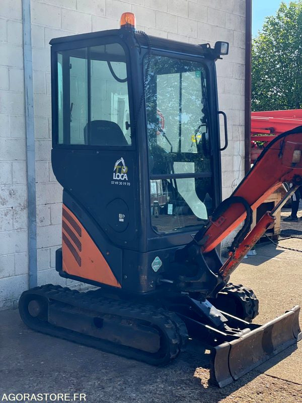 MINI-PELLE SUR CHENILLE CAOUTCHOUC HITACHI ZX17U-2 15CV 1.9T AVEC 3 GODETS - Багер: снимка 5 MINI-PELLE SUR CHENILLE CAOUTCHOUC HITACHI ZX17U-2 15CV 1.9T AVEC 3 GODETS - Багер: снимка 5