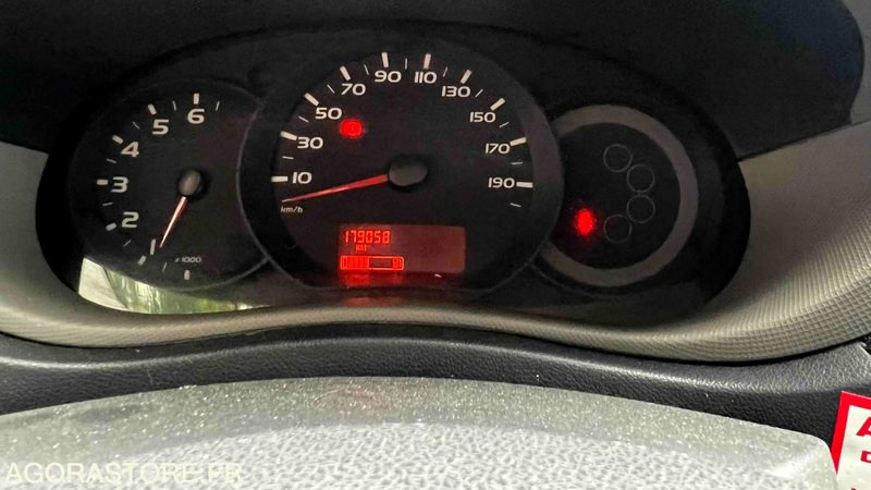 MINICAR - RENAULT TRUCKS - MASTER TPMR - 2012 - 179 100 KM (CB-868-FW) - Микробус, Пътнически бус: снимка 4 MINICAR - RENAULT TRUCKS - MASTER TPMR - 2012 - 179 100 KM (CB-868-FW) - Микробус, Пътнически бус: снимка 4