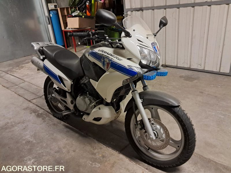 MOTO HONDA VARADERO 125 - Мотоциклет: снимка 2 MOTO HONDA VARADERO 125 - Мотоциклет: снимка 2