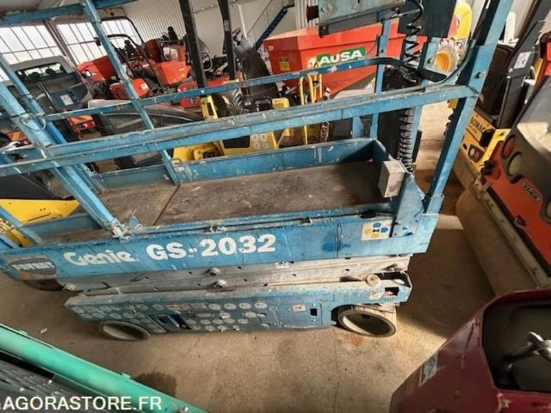 NACELLE CISEAUX GENIE GS-2032 423 HRS 2006 - Ножична работна платформа: снимка 4 NACELLE CISEAUX GENIE GS-2032 423 HRS 2006 - Ножична работна платформа: снимка 4