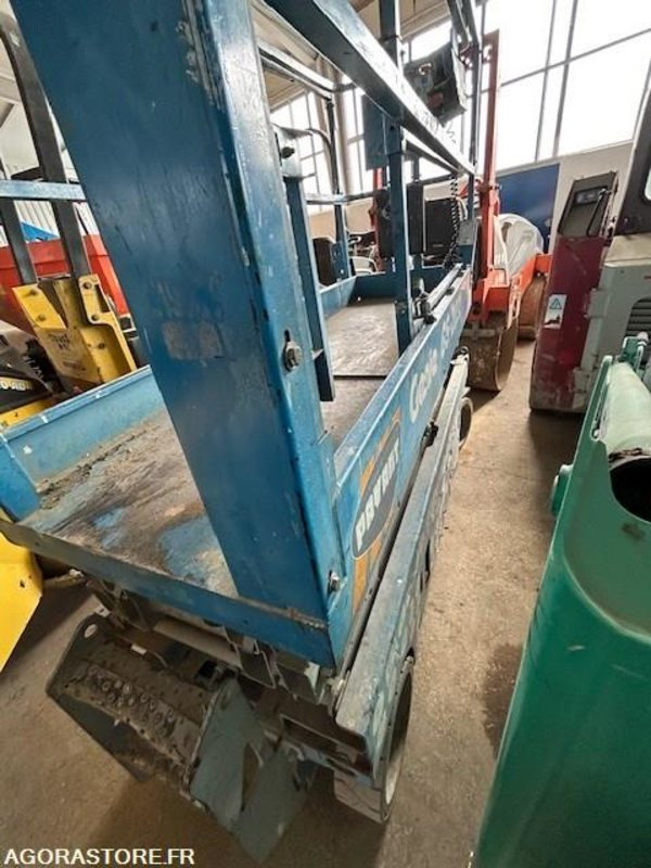 NACELLE CISEAUX GENIE GS-2032 423 HRS 2006 - Ножична работна платформа: снимка 3 NACELLE CISEAUX GENIE GS-2032 423 HRS 2006 - Ножична работна платформа: снимка 3
