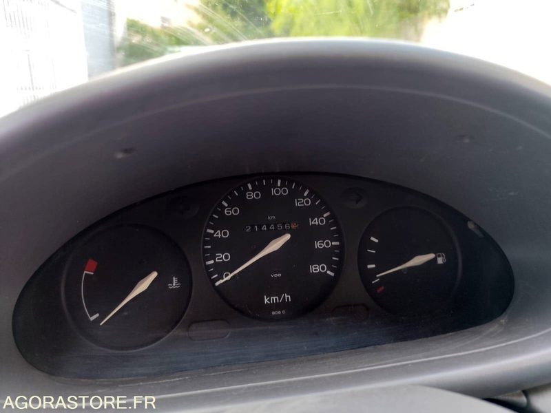 Лек автомобил NISSAN MICRA - 1995 - 215000KMS: снимка 7