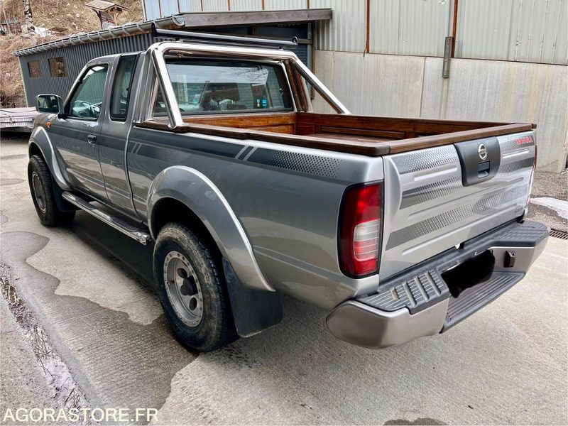 NISSAN NAVARA 4X4 83500 KMS 2003 - Лек автомобил: снимка 2 NISSAN NAVARA 4X4 83500 KMS 2003 - Лек автомобил: снимка 2