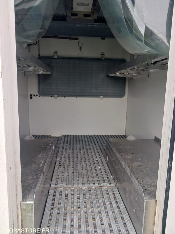 OPEL VIVARO FRIGORIFIQUE - 2017 - 159600KM - Хладилен бус: снимка 4 OPEL VIVARO FRIGORIFIQUE - 2017 - 159600KM - Хладилен бус: снимка 4