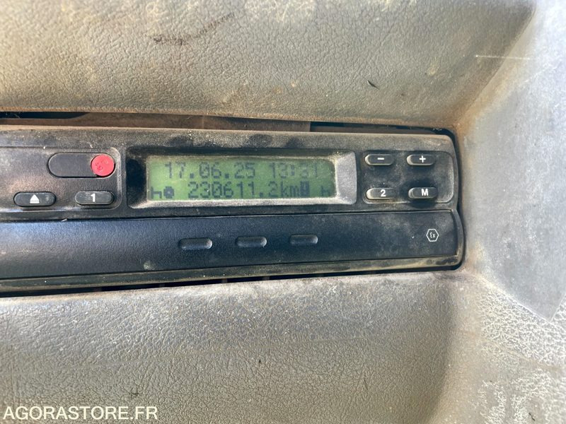 PATA SECMAIR 4x2 2004 - Гудронатор: снимка 4 PATA SECMAIR 4x2 2004 - Гудронатор: снимка 4