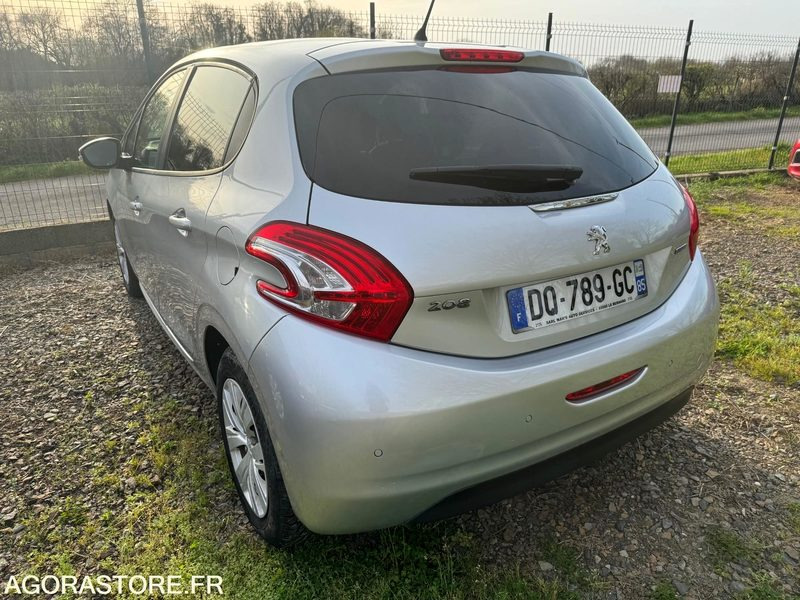 PEUGEOT 208 STYLE- 1.2 VTI 82 CV - 144 100 KM - Лек автомобил: снимка 3 PEUGEOT 208 STYLE- 1.2 VTI 82 CV - 144 100 KM - Лек автомобил: снимка 3
