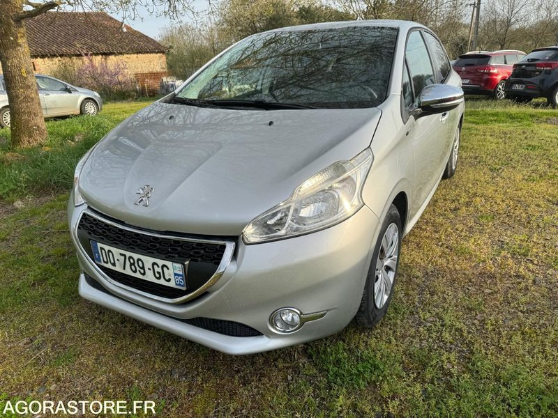 PEUGEOT 208 STYLE- 1.2 VTI 82 CV - 144 100 KM - Лек автомобил: снимка 2 PEUGEOT 208 STYLE- 1.2 VTI 82 CV - 144 100 KM - Лек автомобил: снимка 2