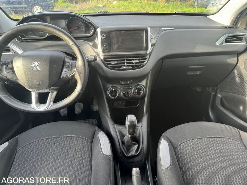 PEUGEOT 208 STYLE- 1.2 VTI 82 CV - 144 100 KM - Лек автомобил: снимка 5 PEUGEOT 208 STYLE- 1.2 VTI 82 CV - 144 100 KM - Лек автомобил: снимка 5