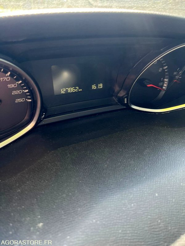 PEUGEOT 308 ESSENCE 127862 kms 2018 - Лек автомобил: снимка 4 PEUGEOT 308 ESSENCE 127862 kms 2018 - Лек автомобил: снимка 4