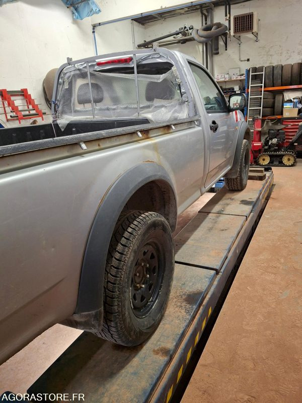 PICK UP D MAX ISUZU - Пикап: снимка 4 PICK UP D MAX ISUZU - Пикап: снимка 4