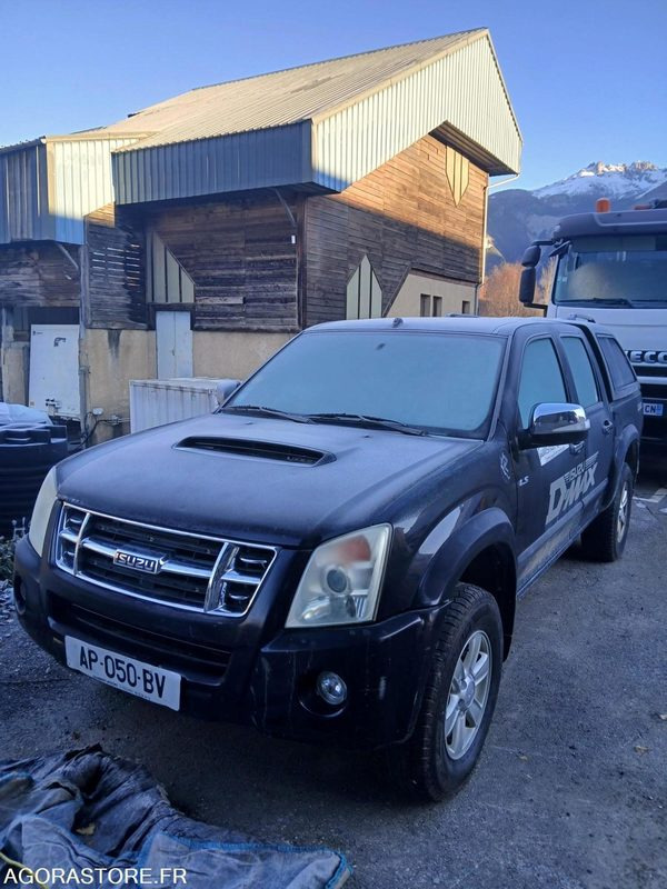 PICK-UP ISUZU D-MAX noir - Пикап: снимка 1 PICK-UP ISUZU D-MAX noir - Пикап: снимка 1