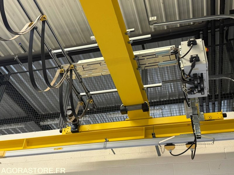 PONT ROULANT (Capacité 1600kgs) - Инструмент/ Оборудване: снимка 4 PONT ROULANT (Capacité 1600kgs) - Инструмент/ Оборудване: снимка 4