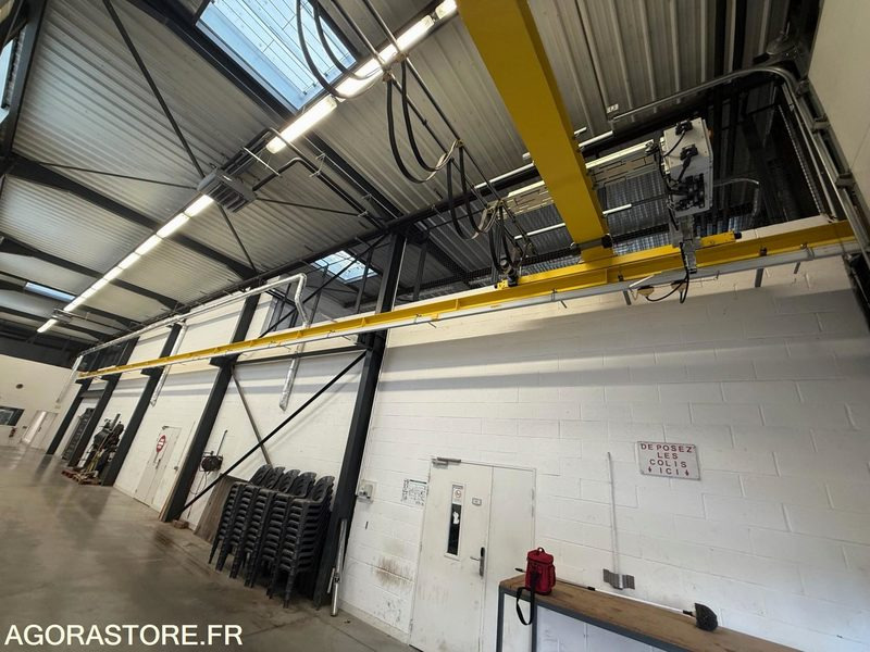 PONT ROULANT (Capacité 1600kgs) - Инструмент/ Оборудване: снимка 3 PONT ROULANT (Capacité 1600kgs) - Инструмент/ Оборудване: снимка 3