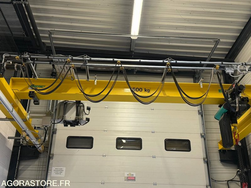 PONT ROULANT (Capacité 1600kgs) - Инструмент/ Оборудване: снимка 1 PONT ROULANT (Capacité 1600kgs) - Инструмент/ Оборудване: снимка 1