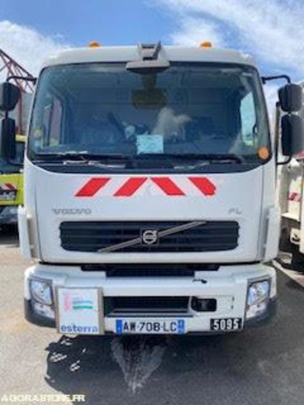 PORTEUR BOM 12T VOLVO GEESINK - 265230 KM/ 2010 (5095) - Боклукчийска кола: снимка 2 PORTEUR BOM 12T VOLVO GEESINK - 265230 KM/ 2010 (5095) - Боклукчийска кола: снимка 2