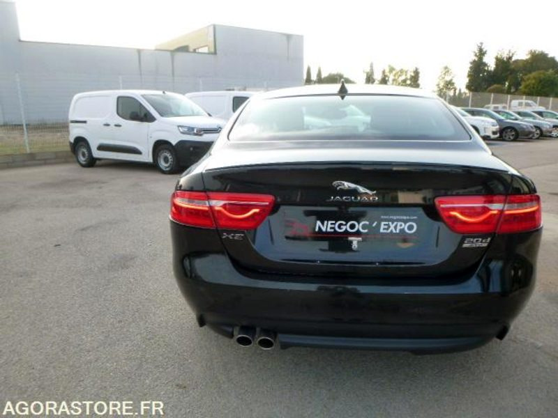 PRIX TTC 0% TVA - JAGUAR XE 2.0 180CV R SPORT AWD - 2016 - 160 000km - Лек автомобил: снимка 4 PRIX TTC 0% TVA - JAGUAR XE 2.0 180CV R SPORT AWD - 2016 - 160 000km - Лек автомобил: снимка 4