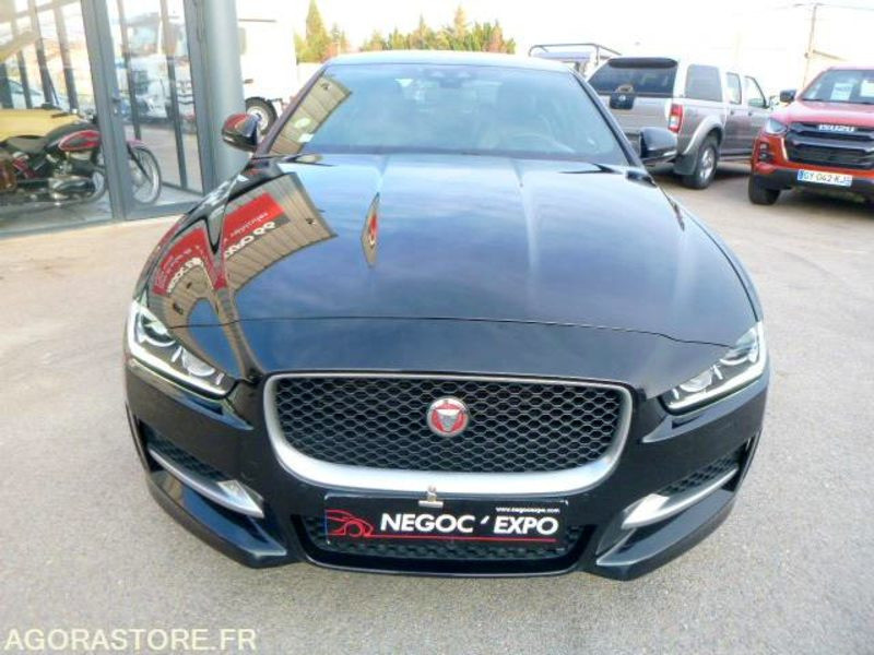 PRIX TTC 0% TVA - JAGUAR XE 2.0 180CV R SPORT AWD - 2016 - 160 000km - Лек автомобил: снимка 2 PRIX TTC 0% TVA - JAGUAR XE 2.0 180CV R SPORT AWD - 2016 - 160 000km - Лек автомобил: снимка 2