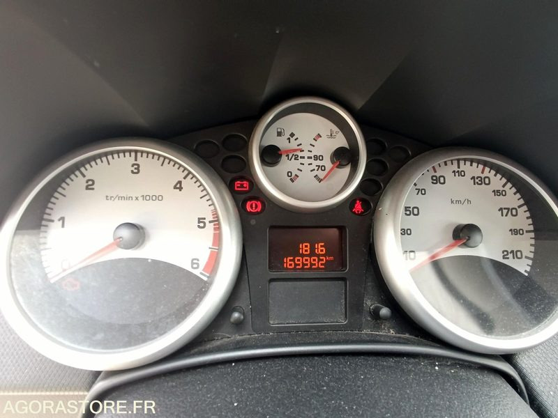 Peugeot 207 1.4 HDi 5 portes 2010 170 000 km - Лек автомобил: снимка 5 Peugeot 207 1.4 HDi 5 portes 2010 170 000 km - Лек автомобил: снимка 5